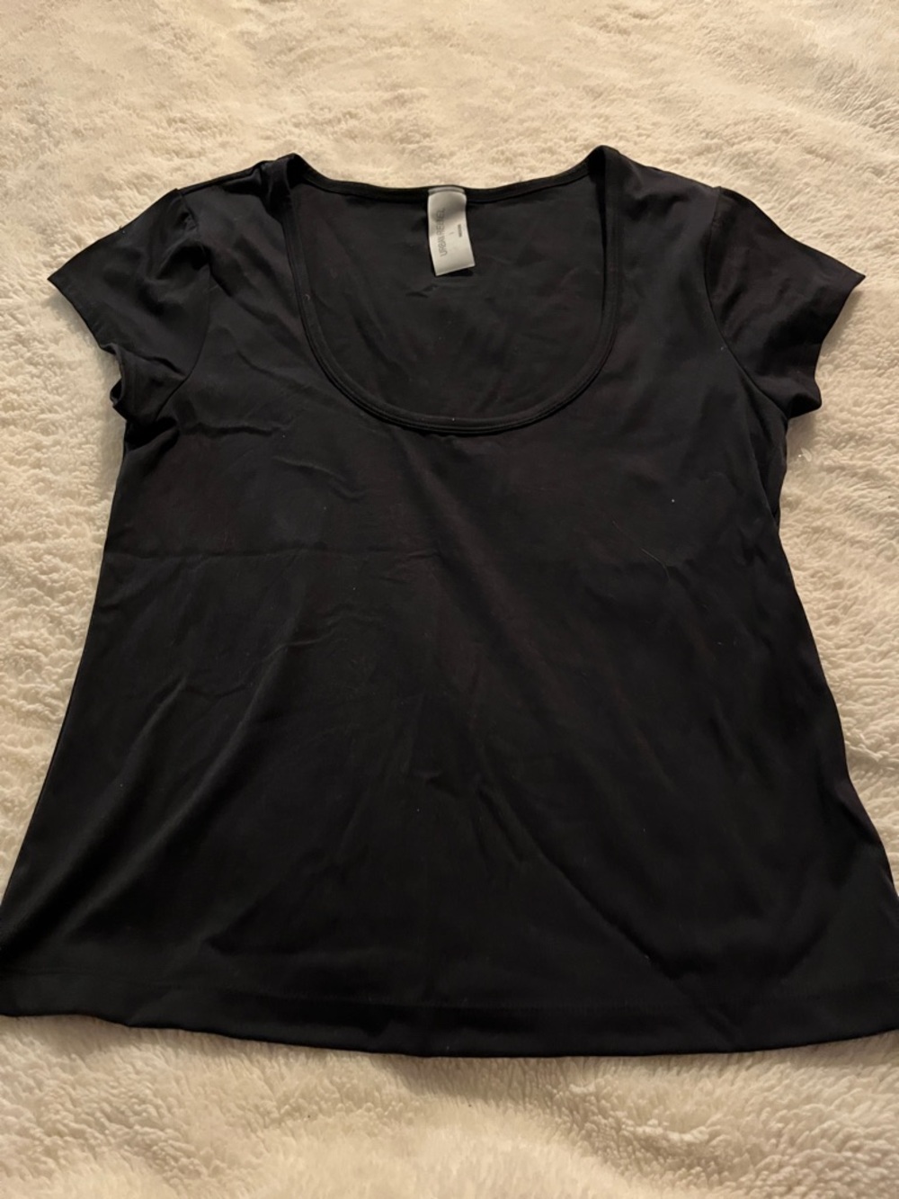 Women's Scoop Neck Short Sleeve Tee in Black